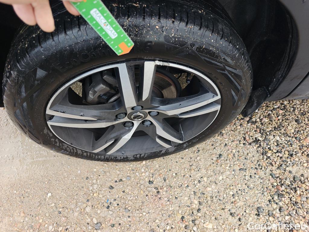  Volvo  XC 40 VOLVO XC40 / 2017 / 5P / todoterreno 1.5 T3 R-Design Auto #4