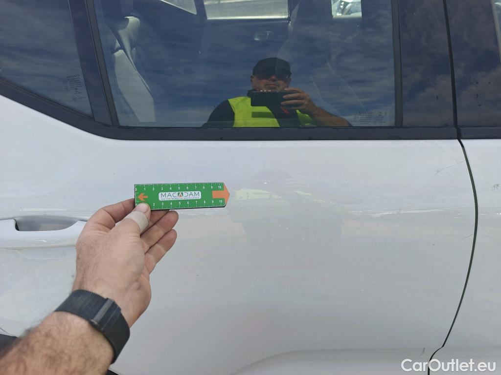  Volvo  XC 40 VOLVO XC40 / 2017 / 5P / todoterreno 1.5 T2 Momentum Pro Auto #3