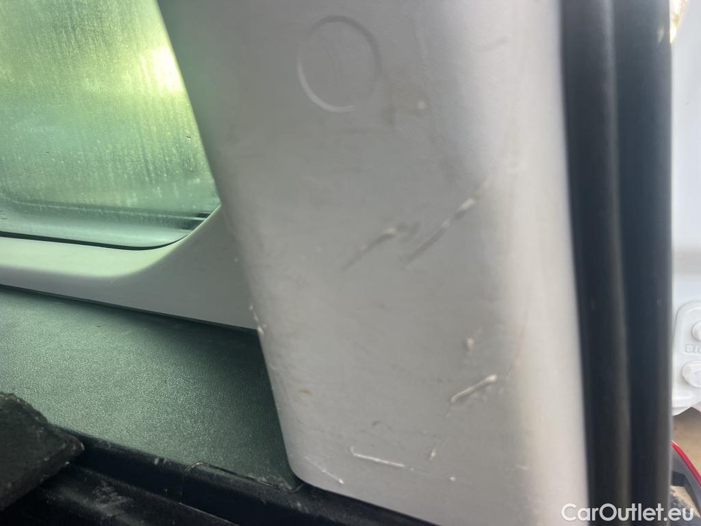  Citroen  Berlingo CITROEN  / 2018 / 4P / combi Talla M BlueHDi 100 S&S LIVE (AC) #29