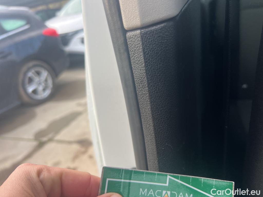  Citroen  Berlingo CITROEN  / 2018 / 4P / combi Talla M BlueHDi 100 S&S LIVE (AC) #57