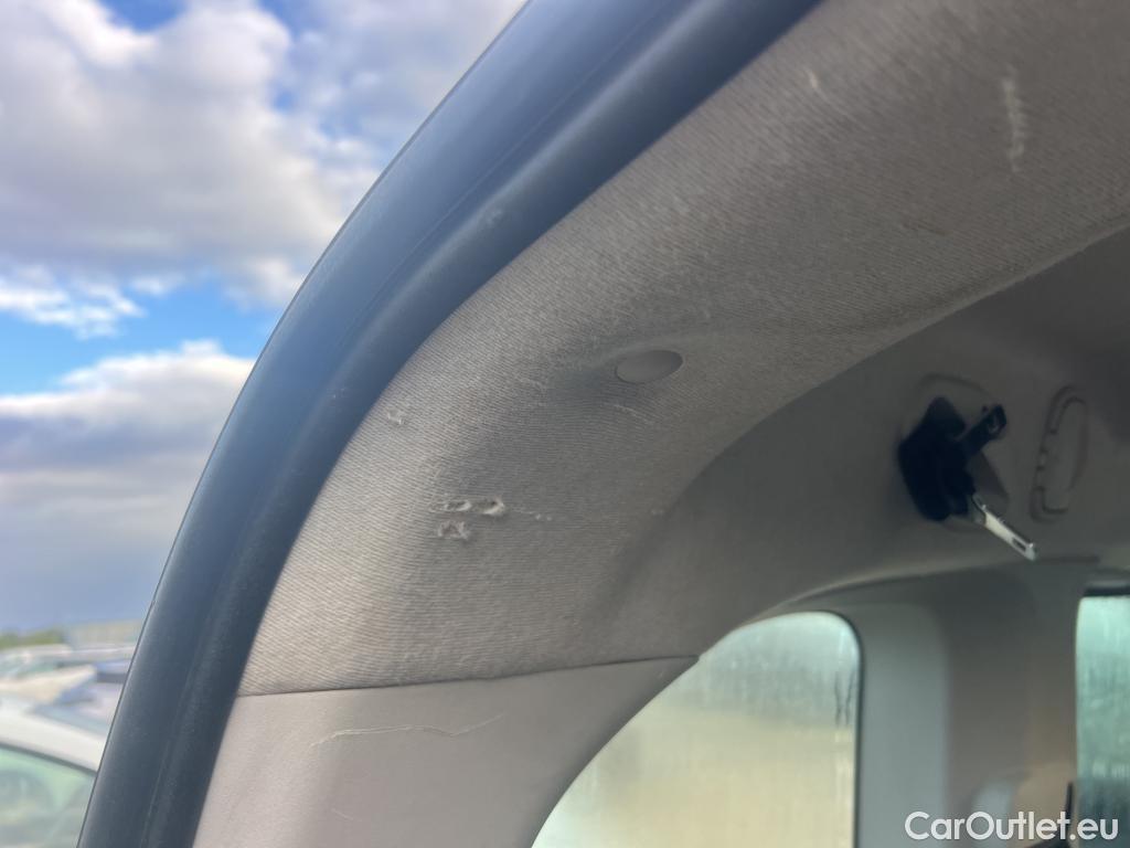  Citroen  Berlingo CITROEN  / 2018 / 4P / combi Talla M BlueHDi 100 S&S LIVE (AC) #16