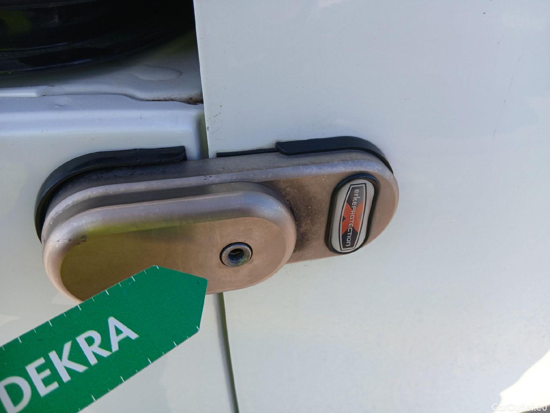  Fiat  Doblo FIAT Doblò Cargo/2015/4P/furgón derivado de turismo Cargo SX 1.6 Mjet 66kW (90CV) (AC) #21