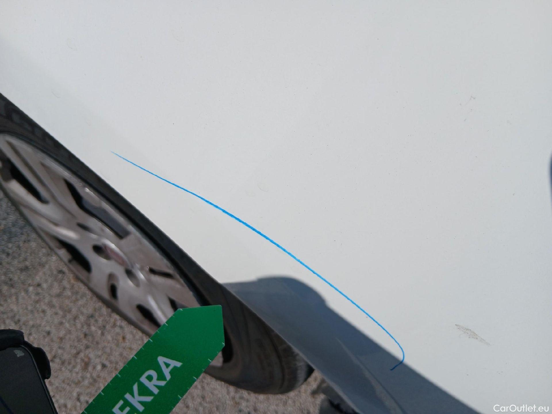  Fiat  Doblo FIAT Doblò Cargo/2015/4P/furgón derivado de turismo Cargo SX 1.6 Mjet 66kW (90CV) (AC) #24