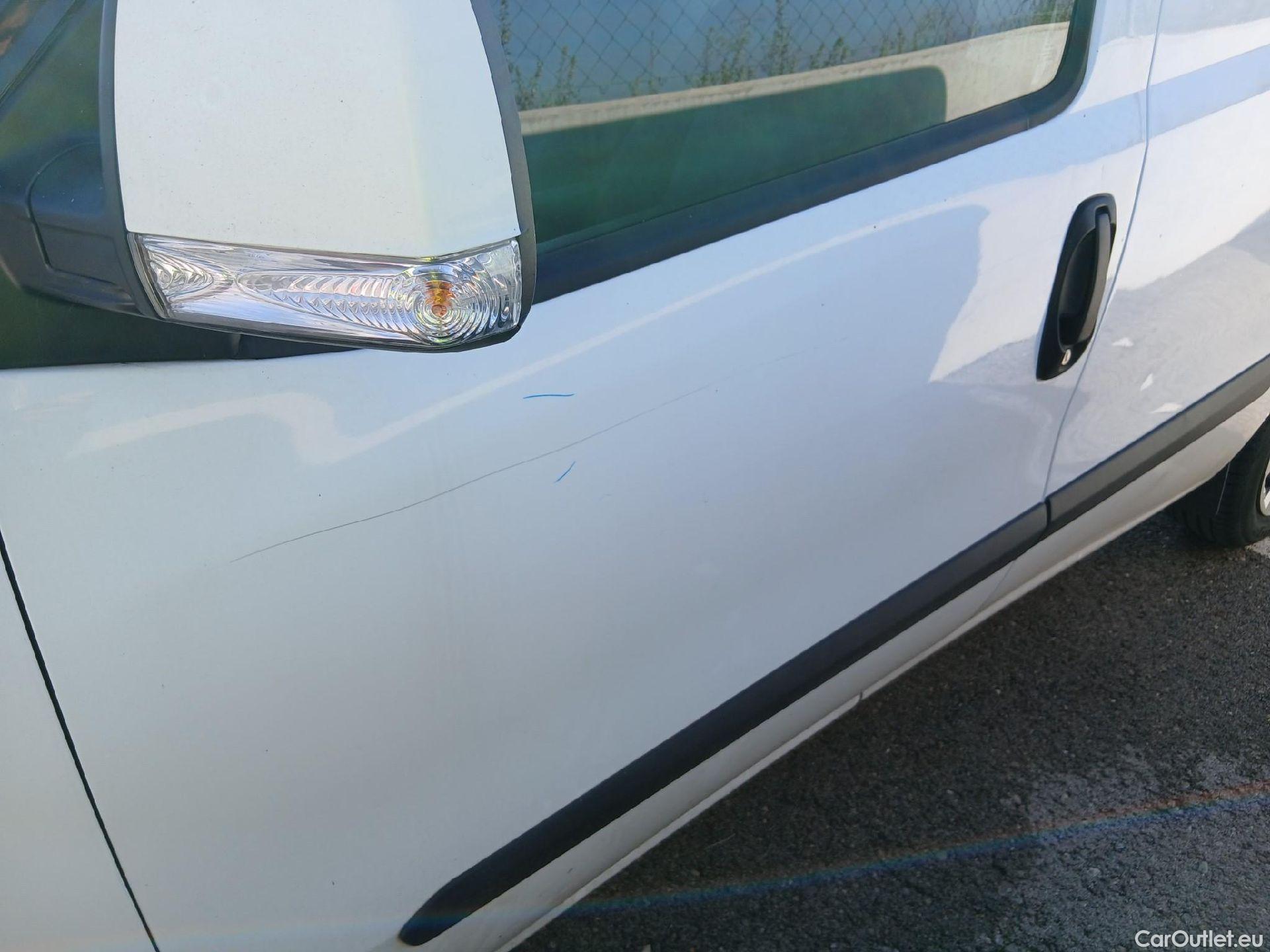  Fiat  Doblo FIAT Doblò Cargo/2015/4P/furgón derivado de turismo Cargo SX 1.6 Mjet 66kW (90CV) (AC) #6