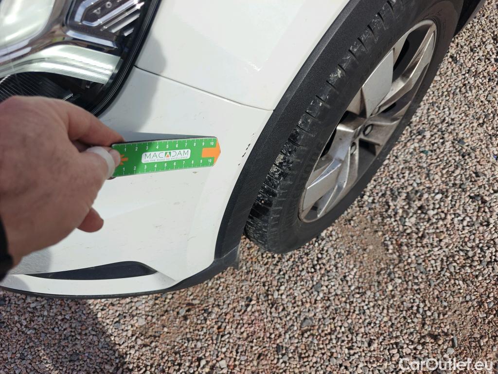  Volvo  XC 40 VOLVO XC40 / 2017 / 5P / todoterreno 1.5 T2 Momentum Pro Auto #9