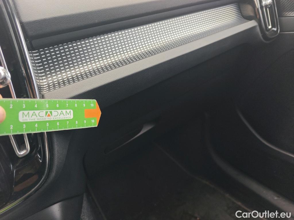  Volvo  XC 40 VOLVO XC40 / 2017 / 5P / todoterreno 1.5 T3 R-Design Auto #9