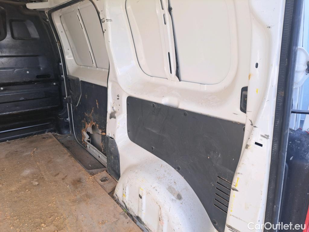  Citroen  Jumpy CITROEN  / 2016 / 4P / furgón Talla M BlueHDi 85KW (115CV) 6v Confort #105