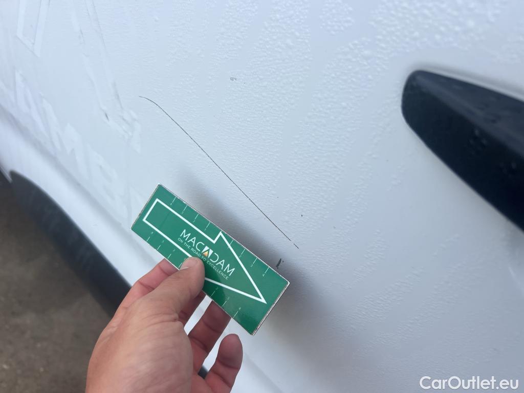  Citroen  Berlingo CITROEN  / 2018 / 4P / combi Talla M BlueHDi 100 S&S LIVE (AC) #35