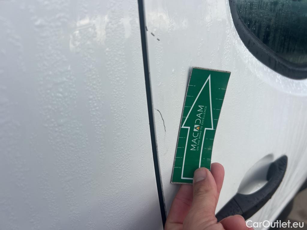  Citroen  Berlingo CITROEN  / 2018 / 4P / combi Talla M BlueHDi 100 S&S LIVE (AC) #33