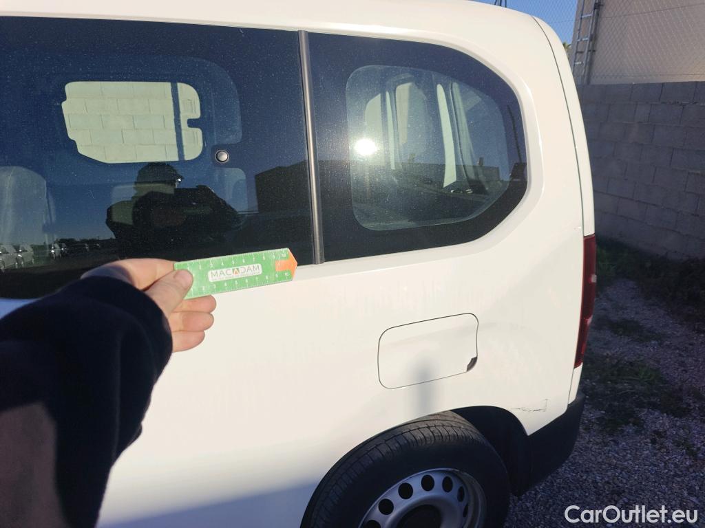  Citroen  Berlingo CITROEN  / 2018 / 4P / combi Talla M BlueHDi 100 S&S LIVE (AC) #1