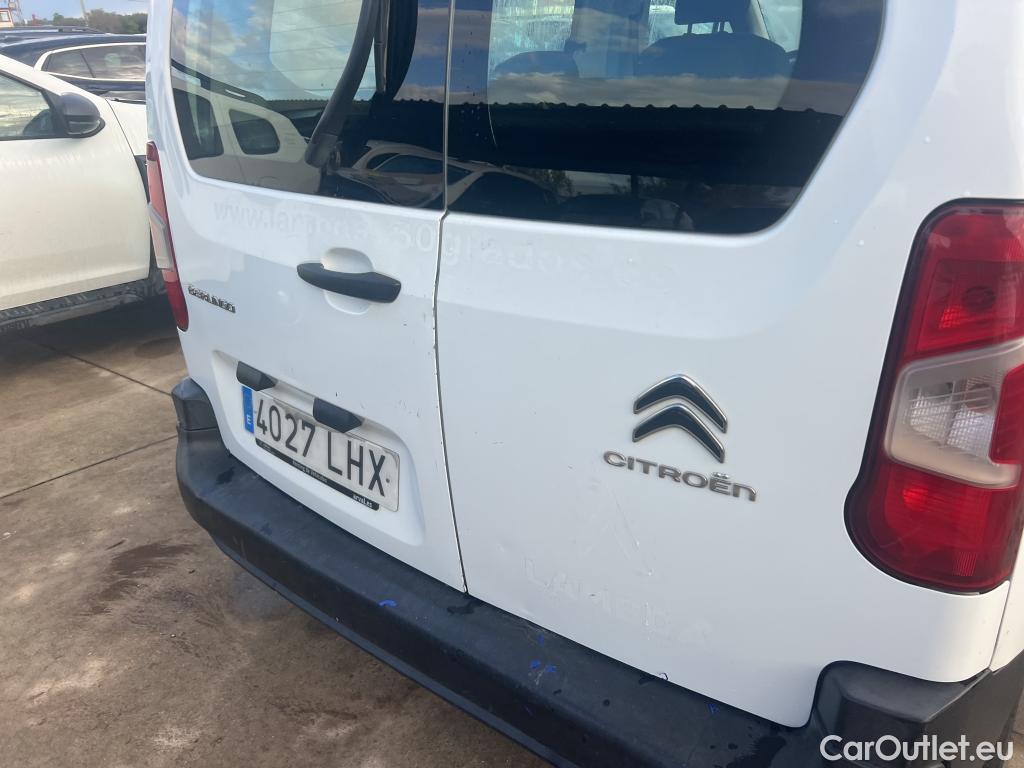  Citroen  Berlingo CITROEN  / 2018 / 4P / combi Talla M BlueHDi 100 S&S LIVE (AC) #19