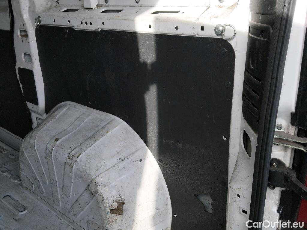  Fiat  Ducato FIAT  / 2014 / 4P / furgón 30 L1 H1 2.3 1 (88 kW) Euro 6d-temp #54