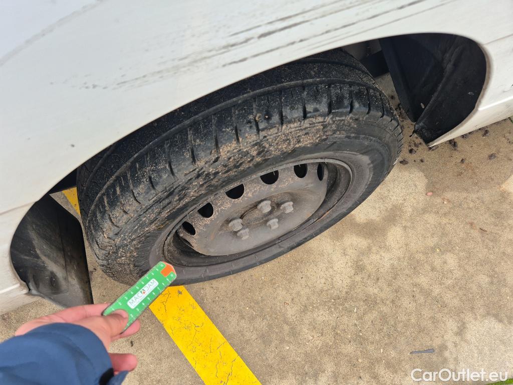  Nissan  NV400 NISSAN  / 2011 / 4P / furgón L2H2 3,5T 2.3dCi 99kW FWD Comfort #52