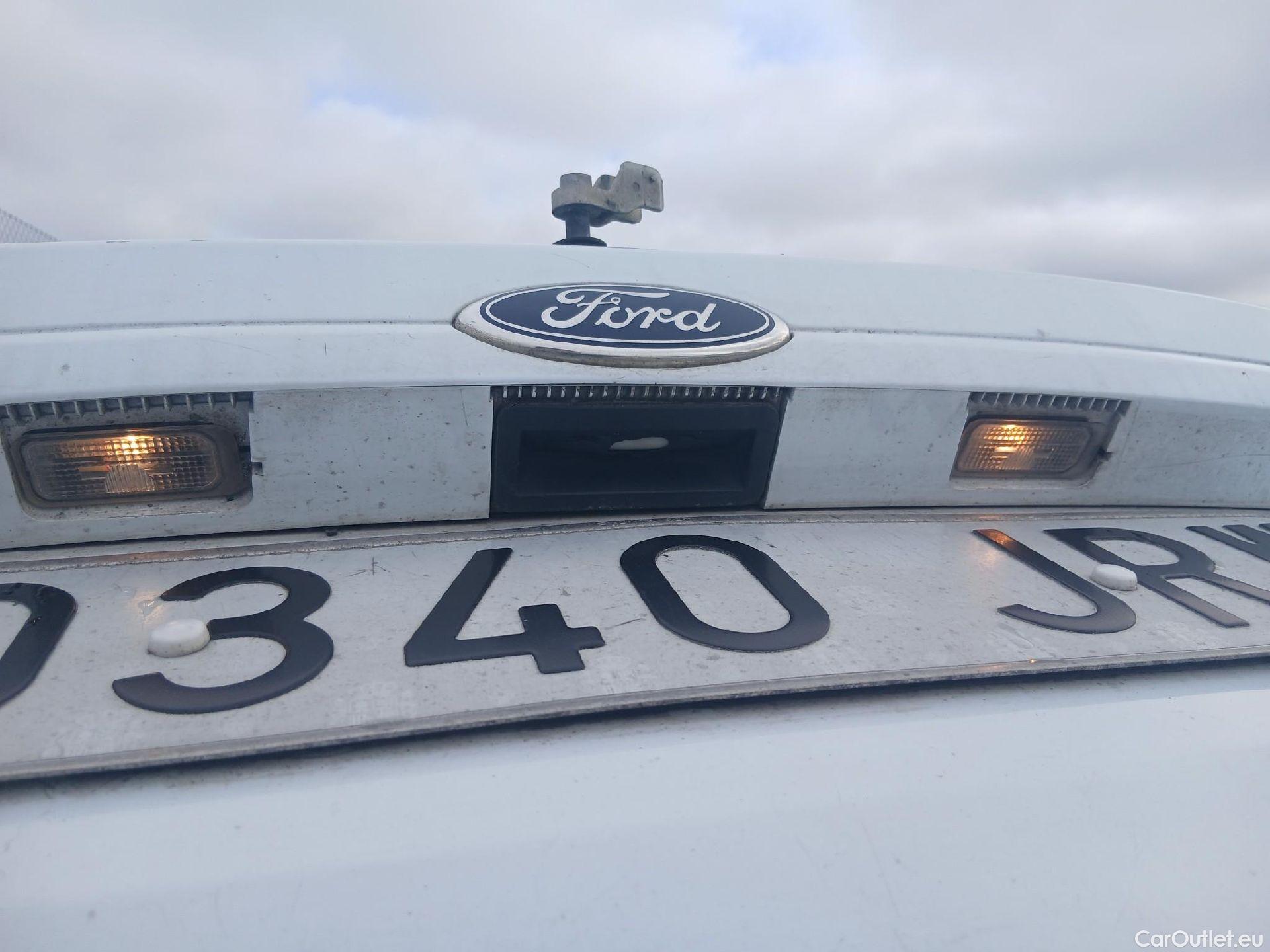  Ford  Fiesta FORD  VAN VU 3p 6G berlina comerci 1.5 TDCi 75cv #38