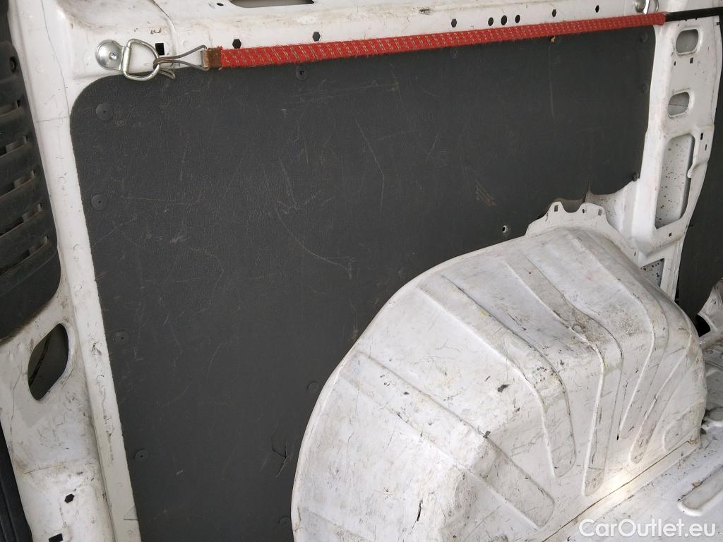  Fiat  Ducato FIAT  / 2014 / 4P / furgón 30 L1 H1 2.3 1 (88 kW) Euro 6d-temp #56