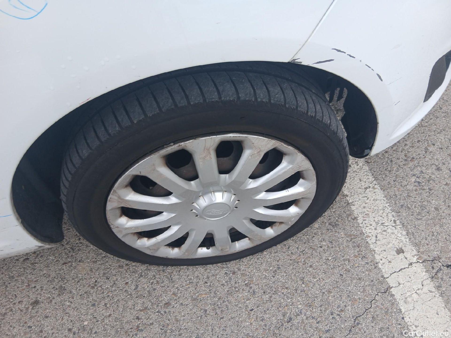  Ford  Fiesta FORD  VAN VU 3p 6G berlina comerci 1.5 TDCi 75cv #56