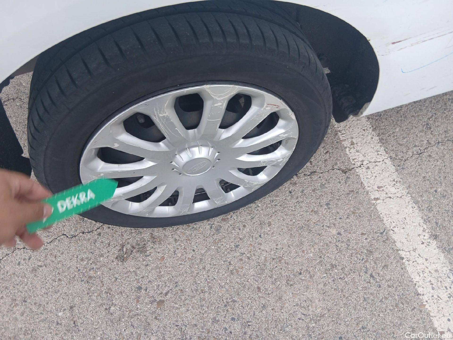  Ford  Fiesta FORD  VAN VU 3p 6G berlina comerci 1.5 TDCi 75cv #47