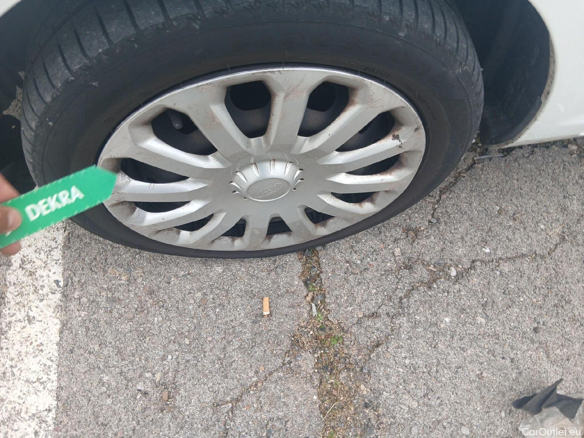  Ford  Fiesta FORD  VAN VU 3p 6G berlina comerci 1.5 TDCi 75cv #26