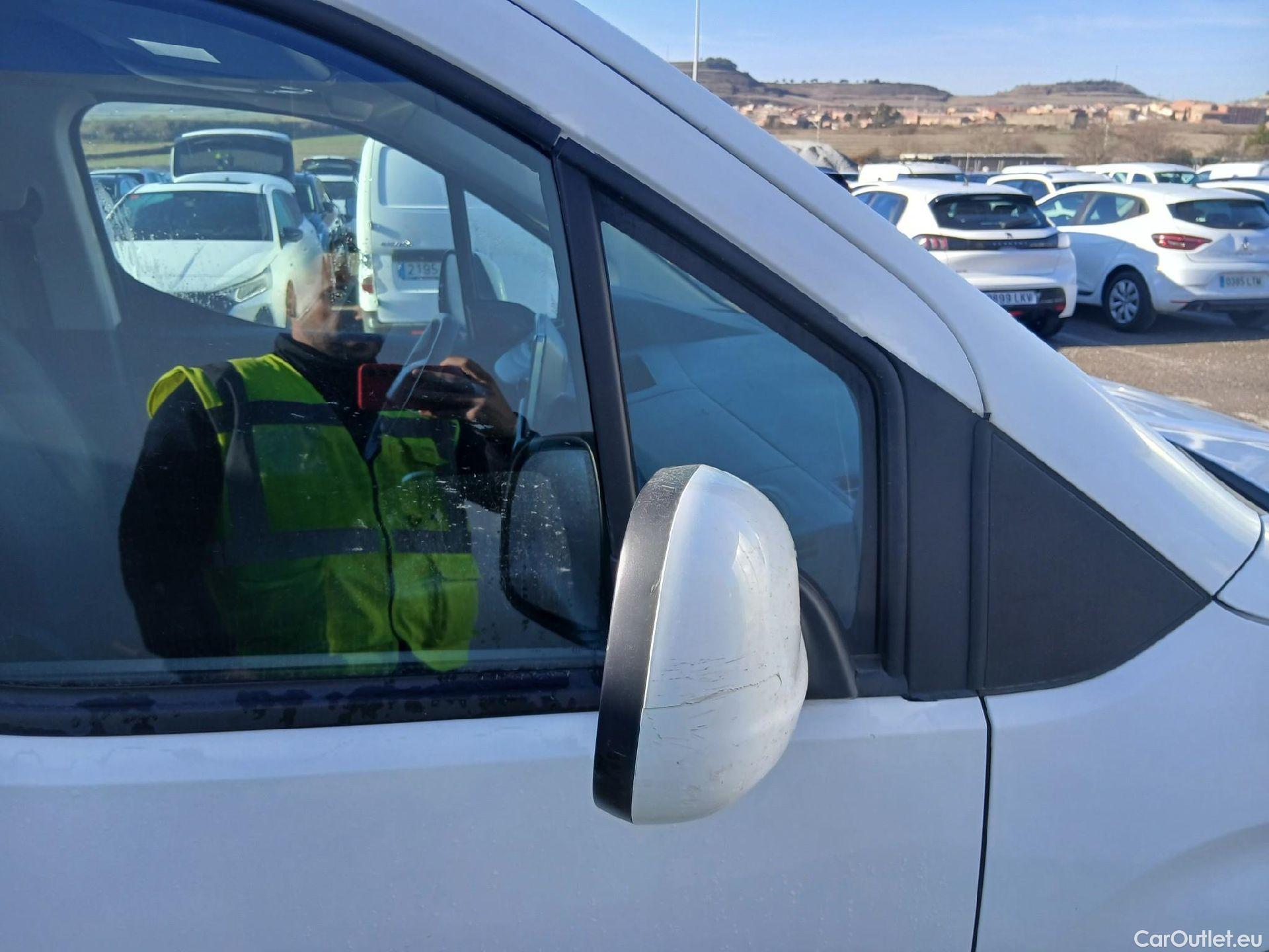  Peugeot  RIFTER PEUGEOT  / 2018 / 4P / combi Active Standard BlueHDi 73kW (IND) (CX2) #31