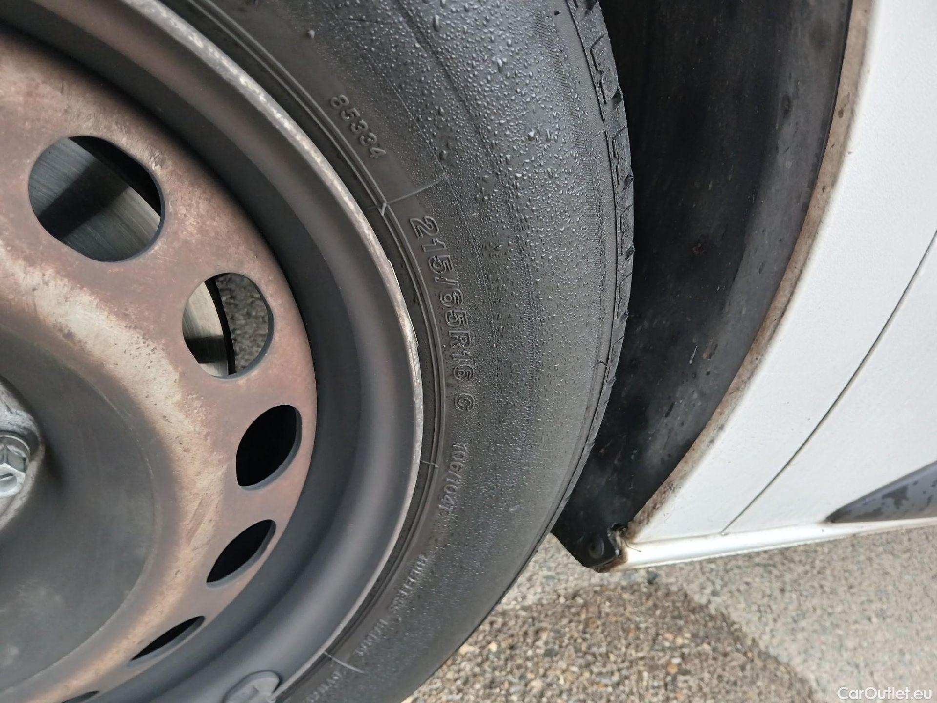  Peugeot  Expert PEUGEOT   Furgón Pro 2.0 BlueHDi 120 S&S Standard (CX) #42