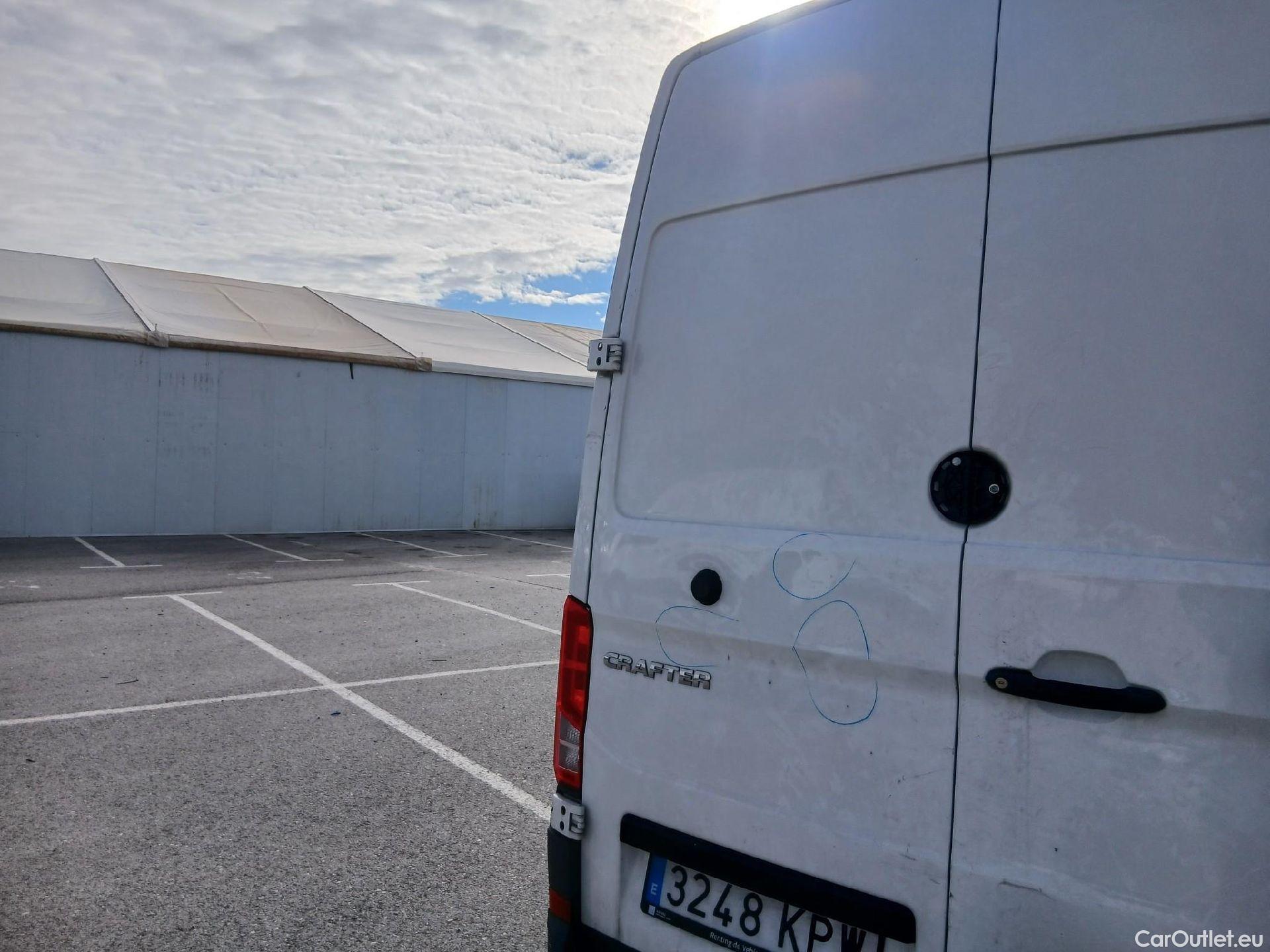  Volkswagen  Crafter VOLKSWAGEN  / 2017 / 4P / furgón 35 Furgón BM TN L3H2 2.0TDI 103kW(140CV) #50