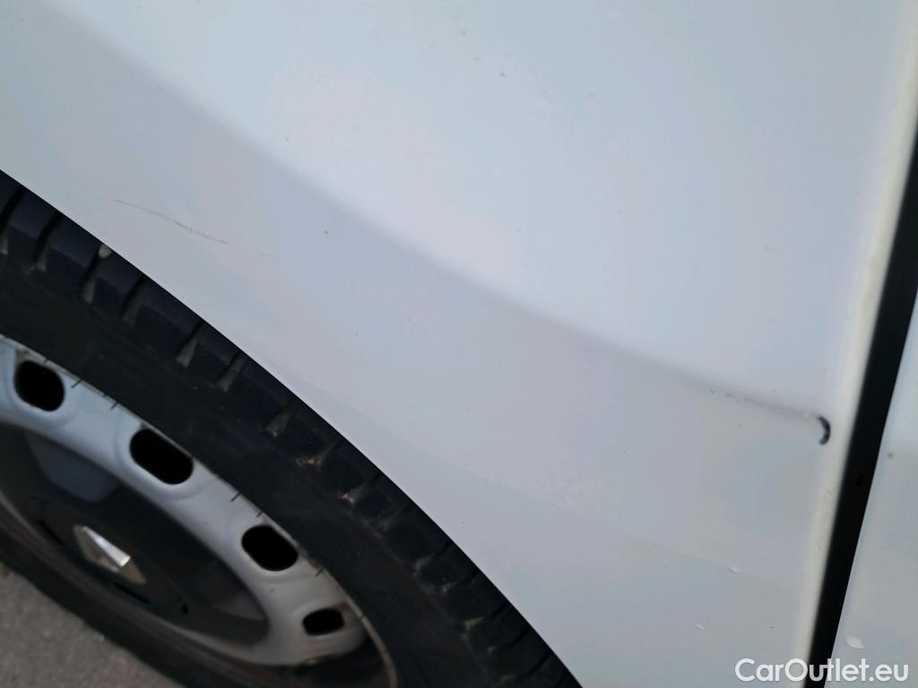  Renault  Trafic RENAULT  / 2019 / 4P / furgón Furgón 27 L1H1 Energy BluedCi 88 kW (AC) #6