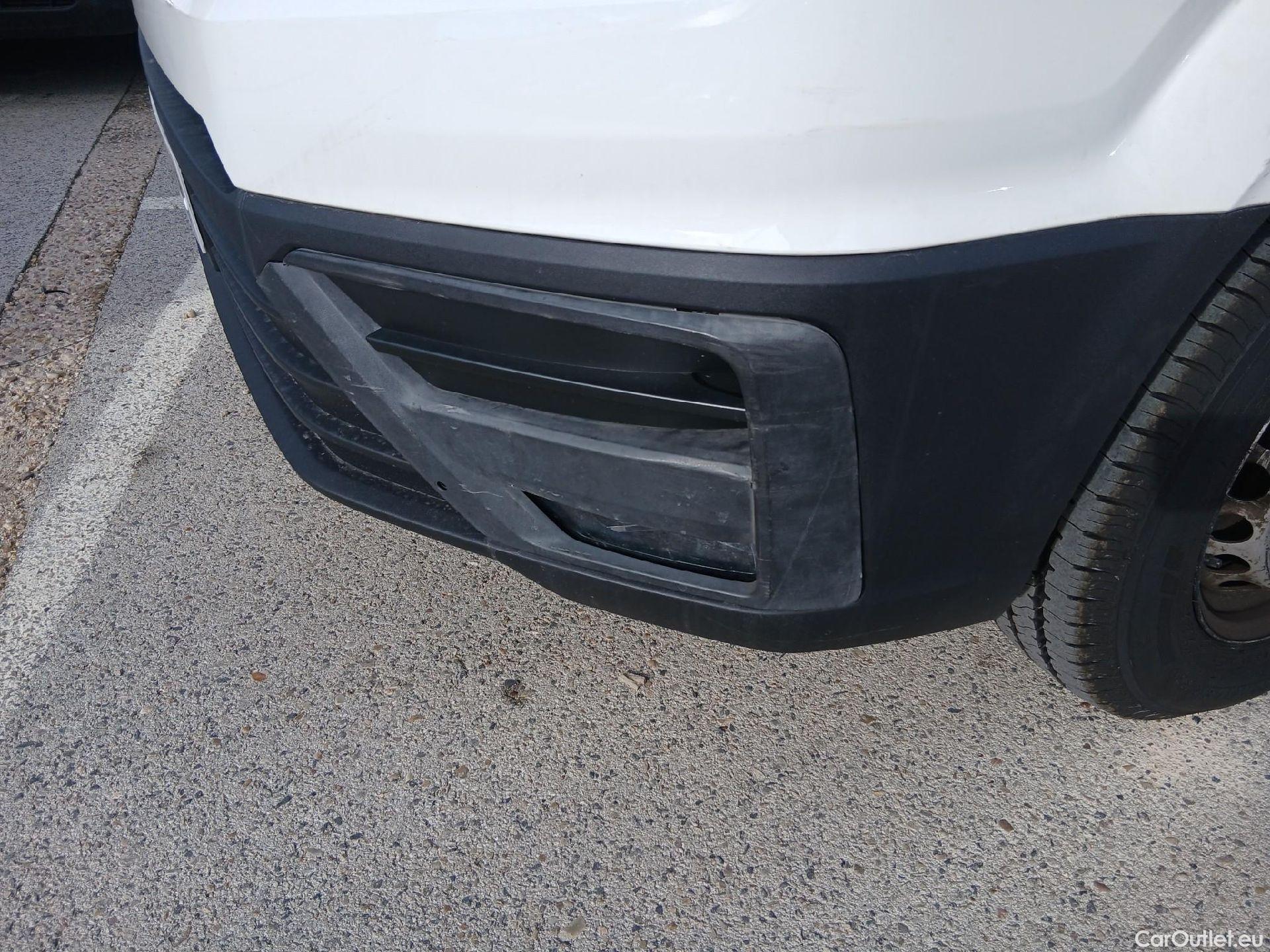  Volkswagen  Crafter VOLKSWAGEN  / 2017 / 4P / furgón 35 Furgón BM TN L3H2 2.0TDI 103kW(140CV) #8