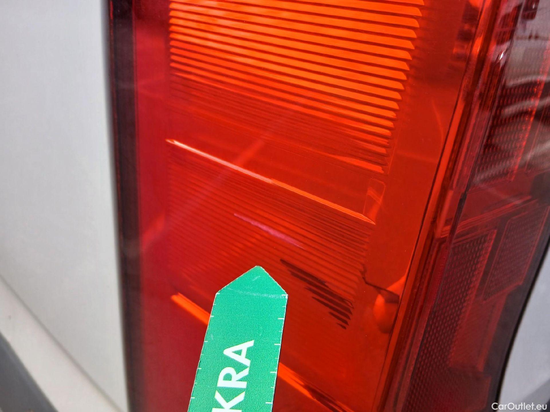  Volkswagen  Crafter VOLKSWAGEN  / 2017 / 4P / furgón 35 Furgón BM TN L3H2 2.0TDI 103kW(140CV) #27