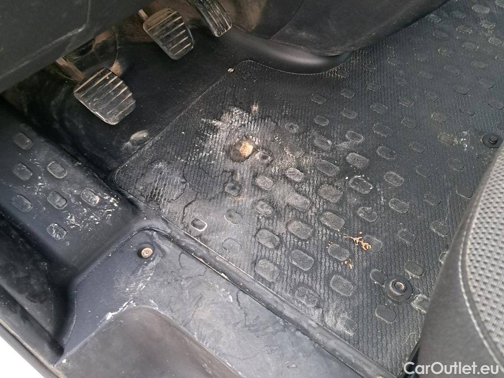  Renault  Trafic RENAULT  / 2019 / 4P / furgón Furgón 27 L1H1 Energy BluedCi 88 kW (AC) #14