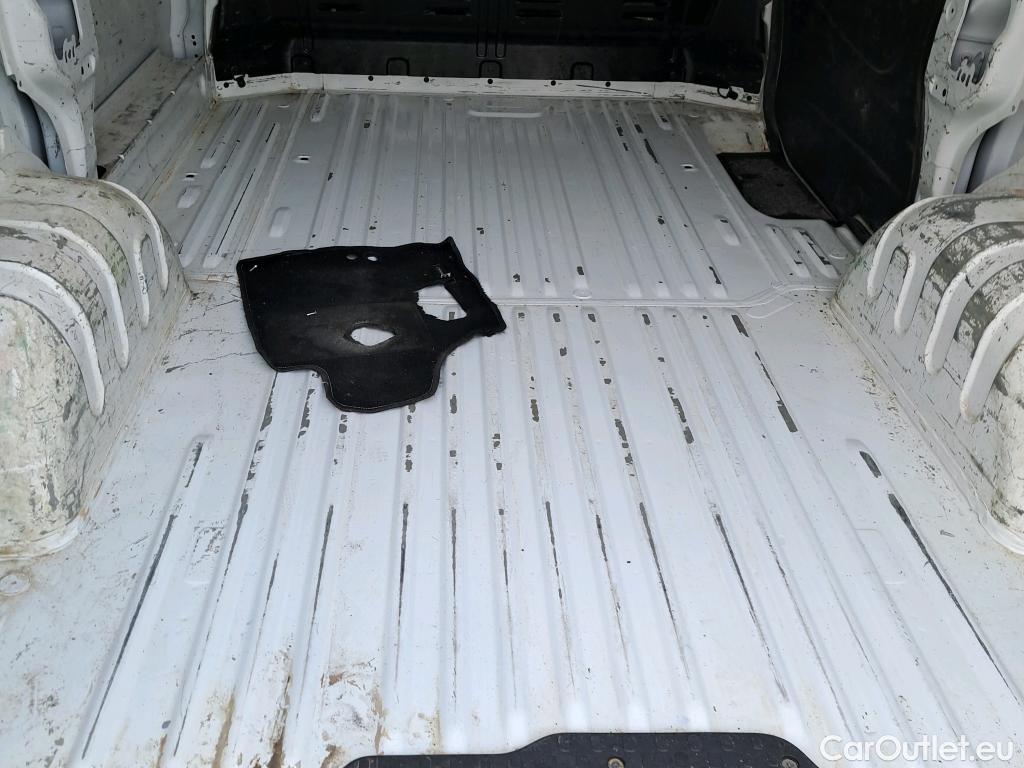  Renault  Trafic RENAULT  / 2019 / 4P / furgón Furgón 27 L1H1 Energy BluedCi 88 kW (AC) #1