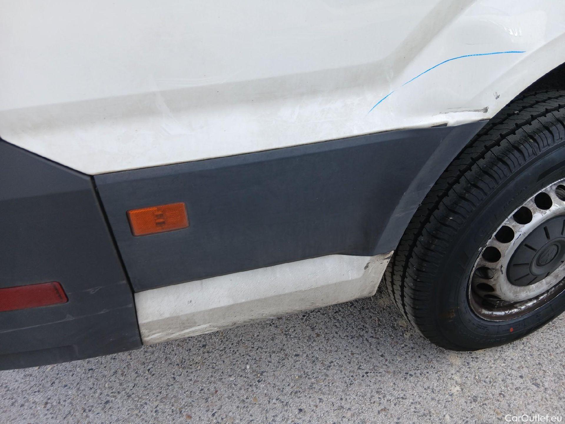  Volkswagen  Crafter VOLKSWAGEN  / 2017 / 4P / furgón 35 Furgón BM TN L3H2 2.0TDI 103kW(140CV) #56