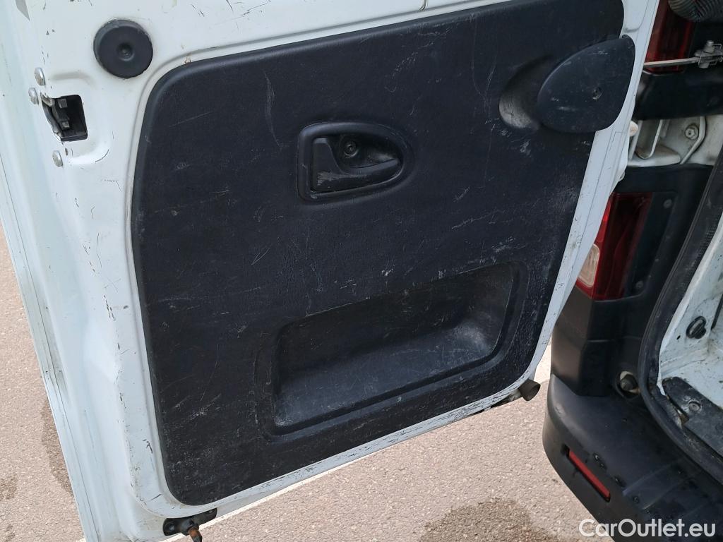  Renault  Trafic RENAULT  / 2019 / 4P / furgón Furgón 27 L1H1 Energy BluedCi 88 kW (AC) #26