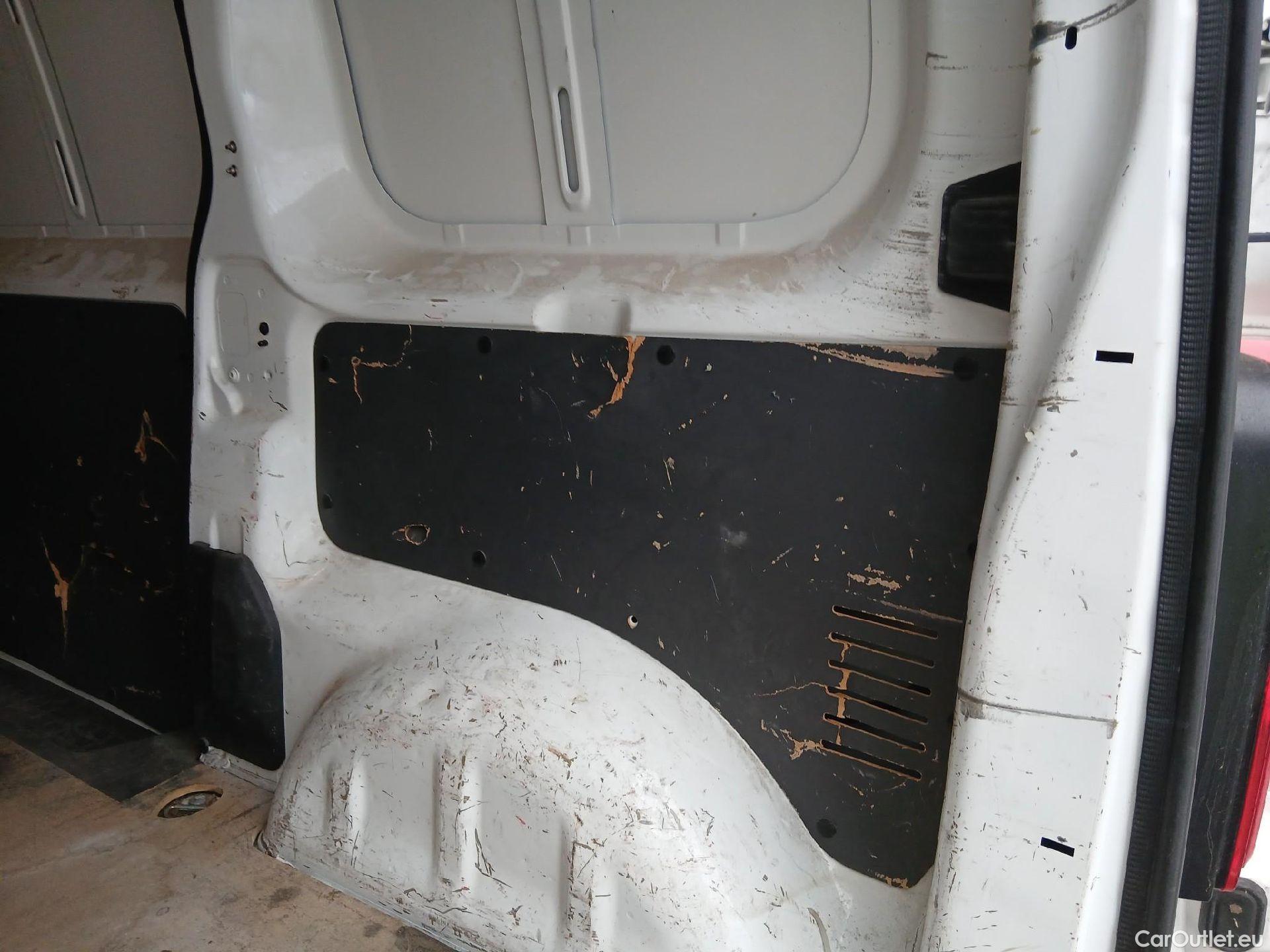  Opel  Vivaro OPEL  / 2019 / 4P / furgón 1.5 Diésel 74kW(100CV)M Std Exp #22