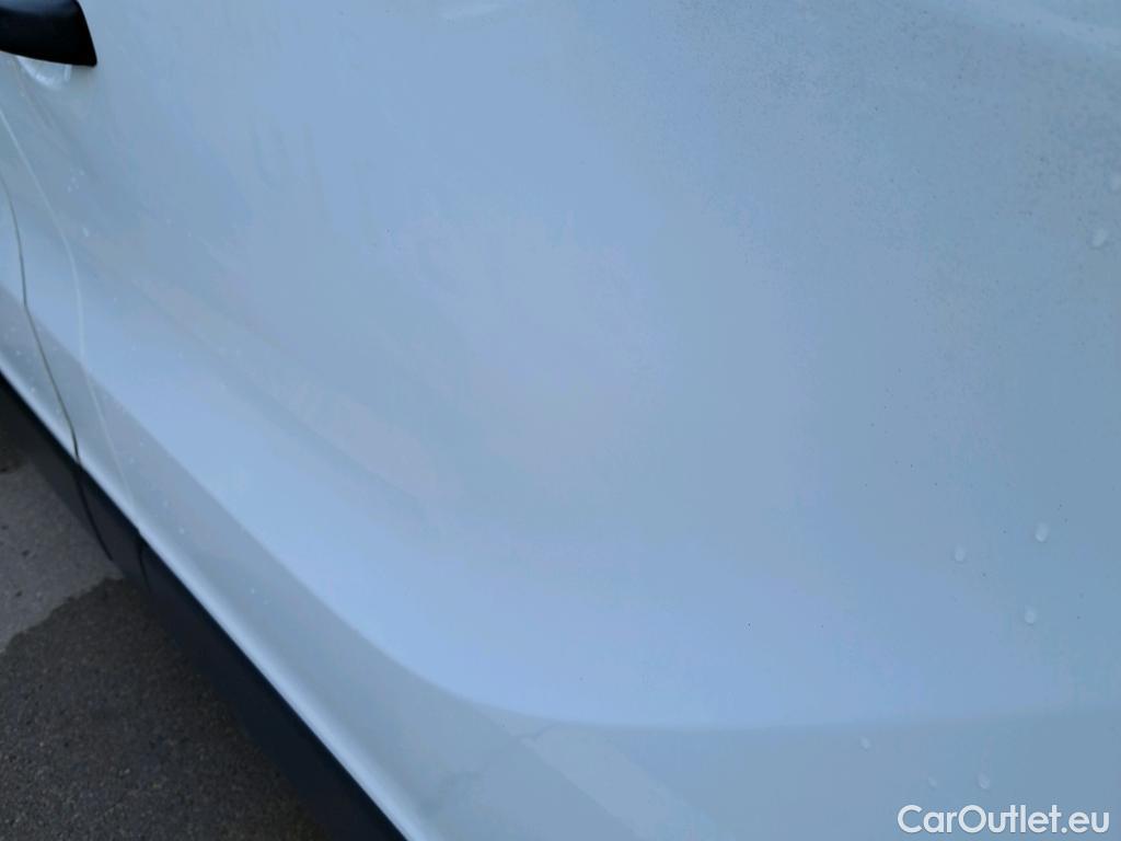  Renault  Trafic RENAULT  / 2019 / 4P / furgón Furgón 27 L1H1 Energy BluedCi 88 kW (AC) #11