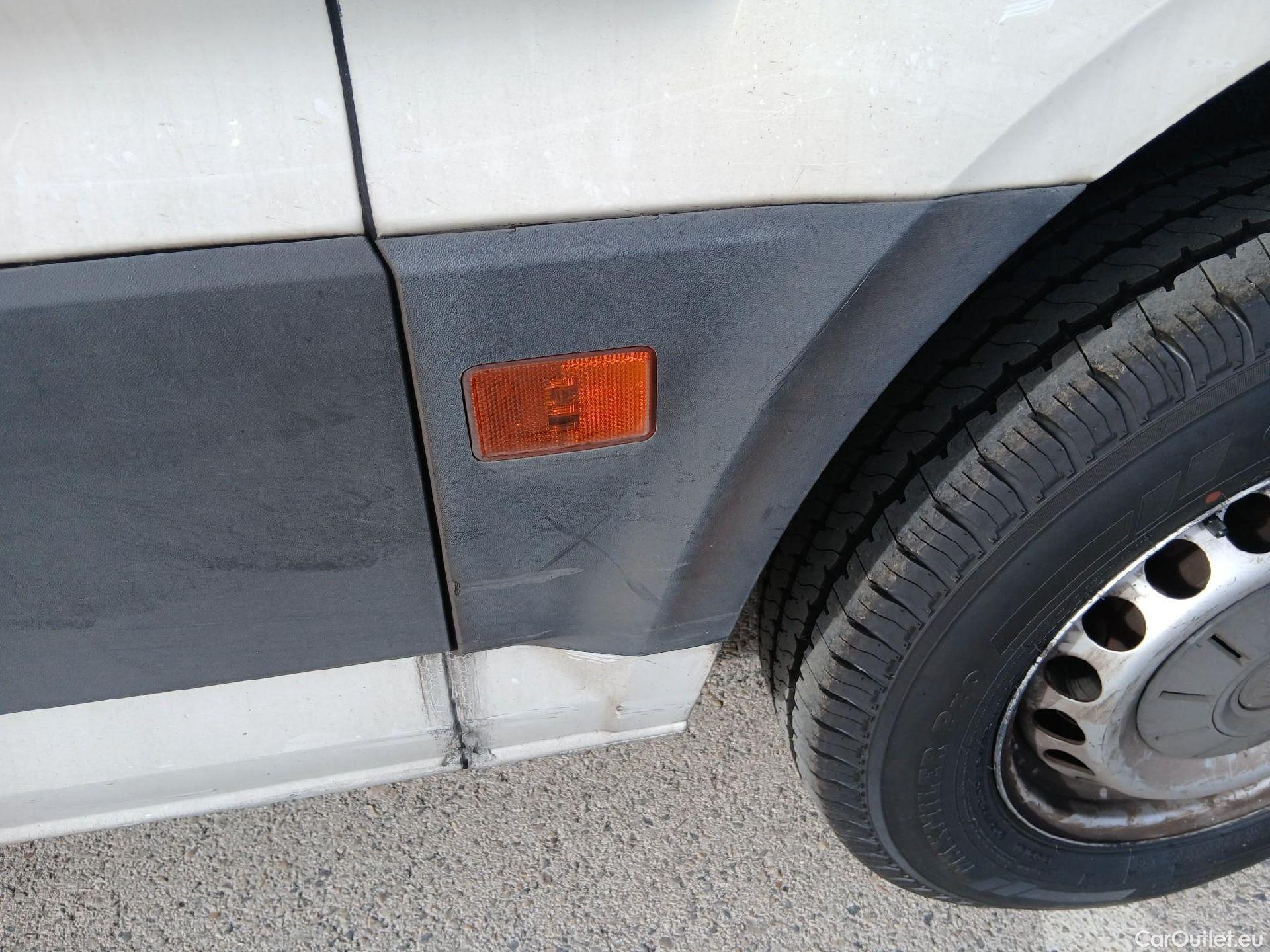  Volkswagen  Crafter VOLKSWAGEN  / 2017 / 4P / furgón 35 Furgón BM TN L3H2 2.0TDI 103kW(140CV) #16