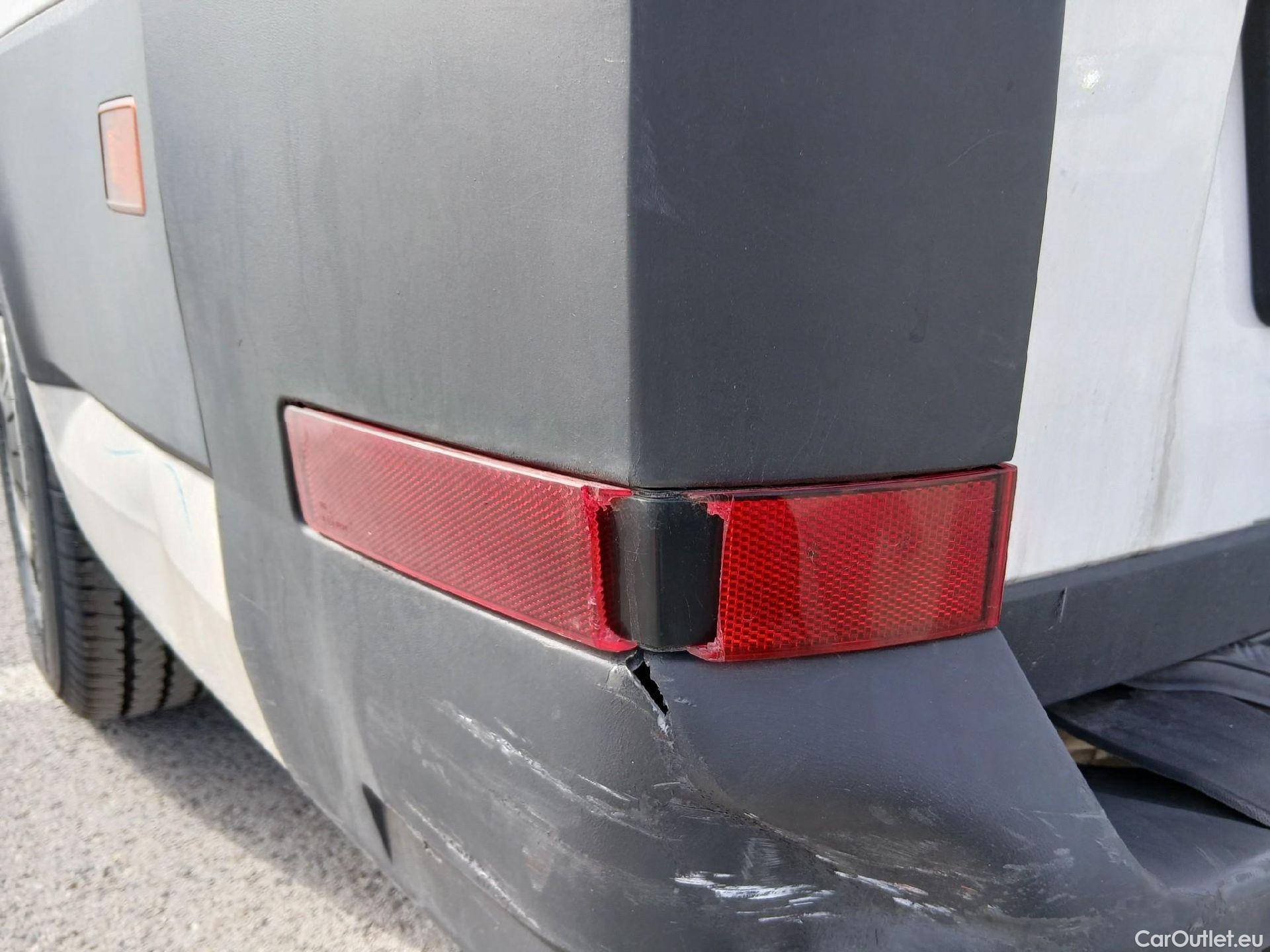  Volkswagen  Crafter VOLKSWAGEN  / 2017 / 4P / furgón 35 Furgón BM TN L3H2 2.0TDI 103kW(140CV) #24