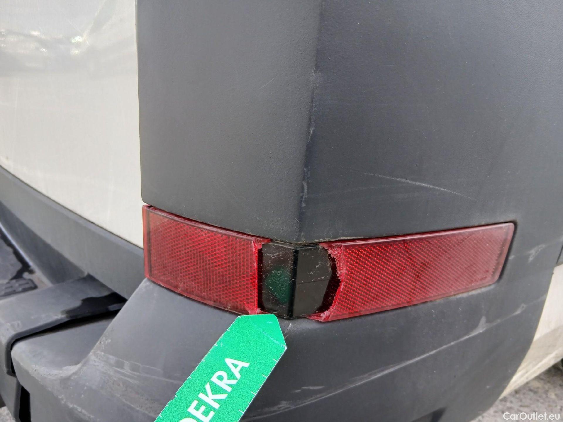  Volkswagen  Crafter VOLKSWAGEN  / 2017 / 4P / furgón 35 Furgón BM TN L3H2 2.0TDI 103kW(140CV) #39