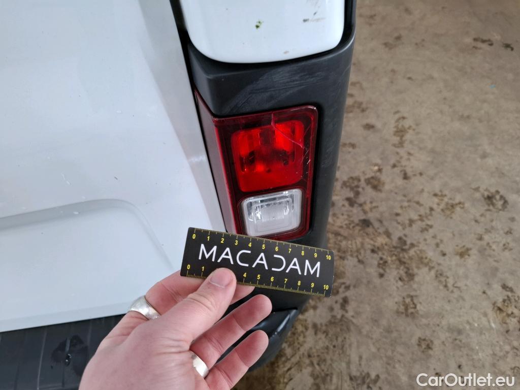  Renault  Trafic  III Fourgon L2H1 3T Confort 2.0 dCi 130CV BVM6 E6d #28