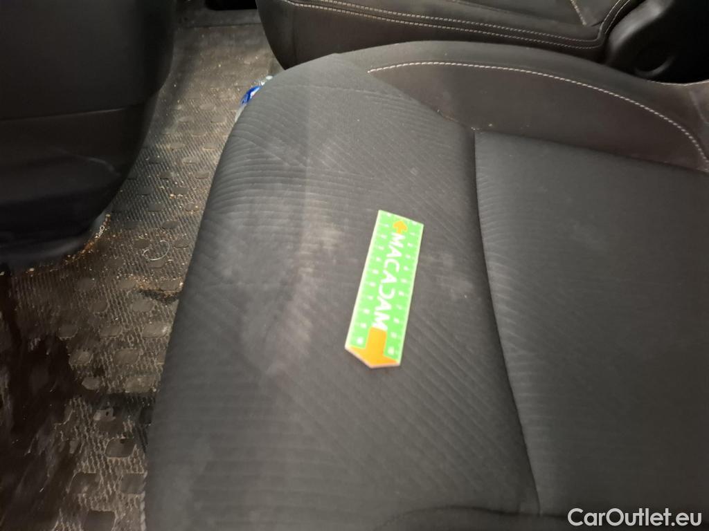  Renault  Trafic RENAULT  / 2019 / 4P / Fourgon tole NV FG GCF L1H1 1000 dCi 120 S&S #73