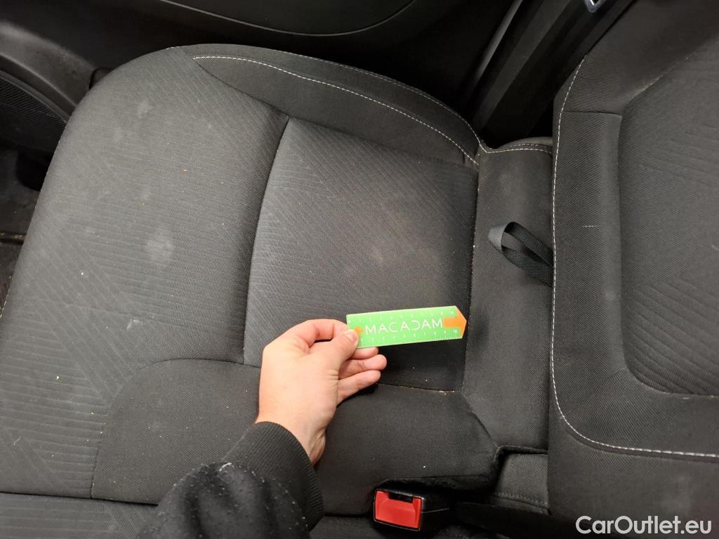  Renault  Trafic RENAULT  / 2019 / 4P / Fourgon tole NV FG GCF L1H1 1000 dCi 120 S&S #75