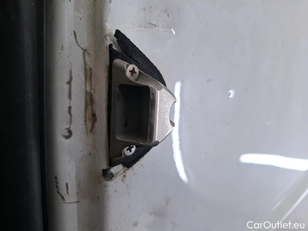  Renault  Trafic RENAULT  / 2019 / 4P / Fourgon tole NV FG GCF L1H1 1000 dCi 120 S&S #47