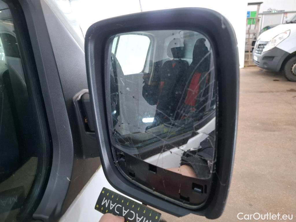  Renault  Trafic RENAULT  / 2019 / 4P / Fourgon tole NV FG GCF L1H1 1000 dCi 120 S&S #51