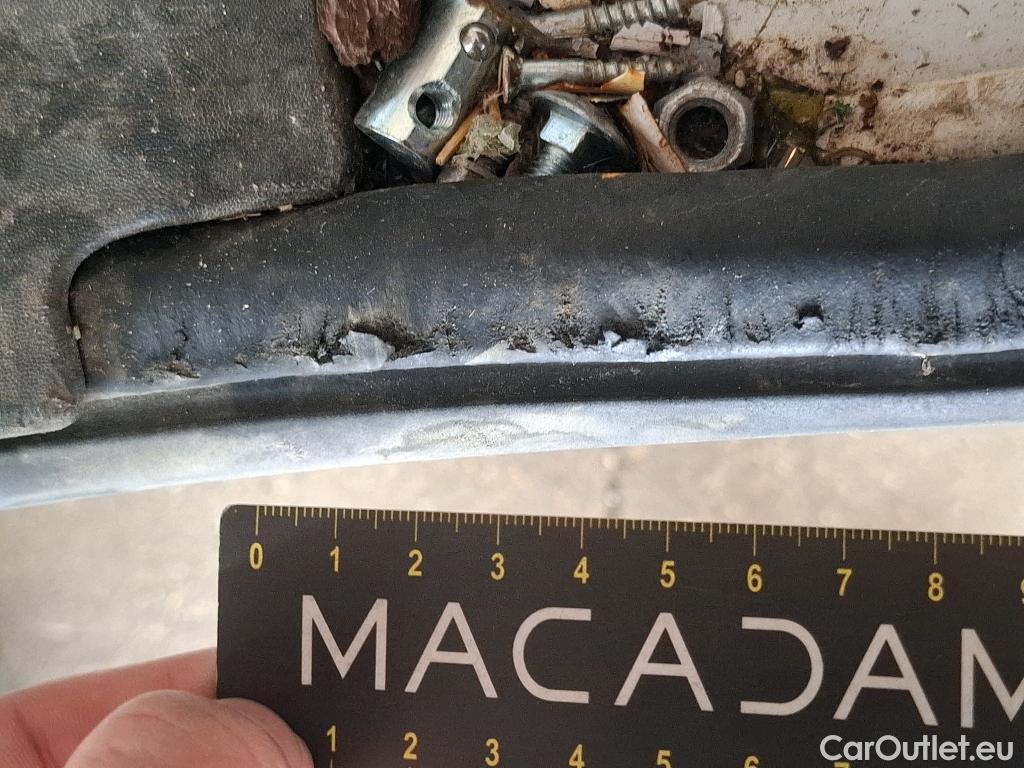  Renault  Trafic RENAULT  / 2019 / 4P / Fourgon tole NV FG GCF L1H1 1000 dCi 120 S&S #49