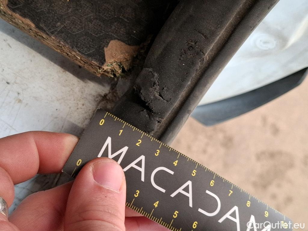  Renault  Trafic  III Fourgon L2H1 3T Confort 2.0 dCi 130CV BVM6 E6d #35