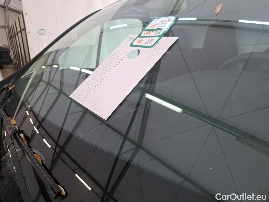  Renault  Trafic RENAULT  / 2019 / 4P / Fourgon tole NV FG GCF L1H1 1000 dCi 120 S&S #72