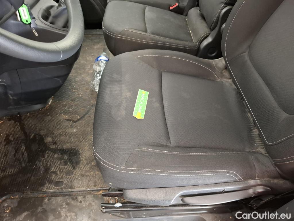  Renault  Trafic RENAULT  / 2019 / 4P / Fourgon tole NV FG GCF L1H1 1000 dCi 120 S&S #77