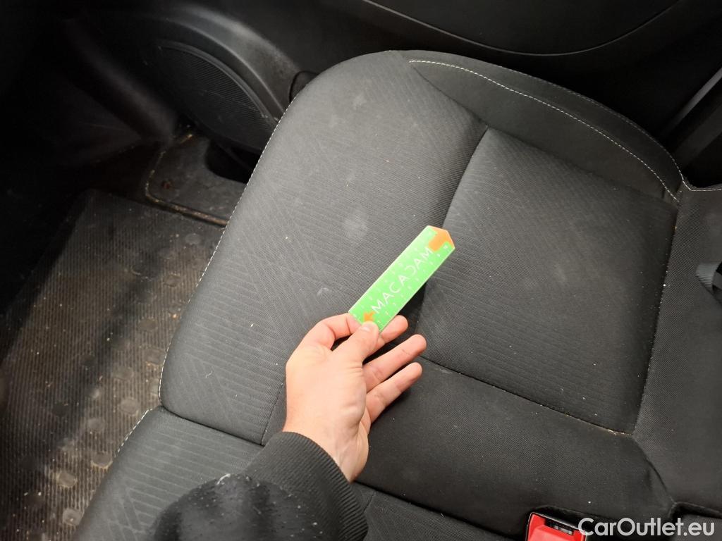  Renault  Trafic RENAULT  / 2019 / 4P / Fourgon tole NV FG GCF L1H1 1000 dCi 120 S&S #74