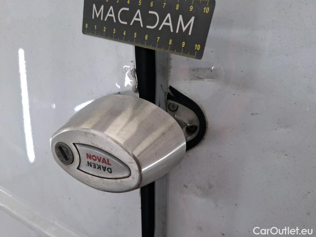  Renault  Trafic RENAULT  / 2019 / 4P / Fourgon tole NV FG GCF L1H1 1000 dCi 120 S&S #45