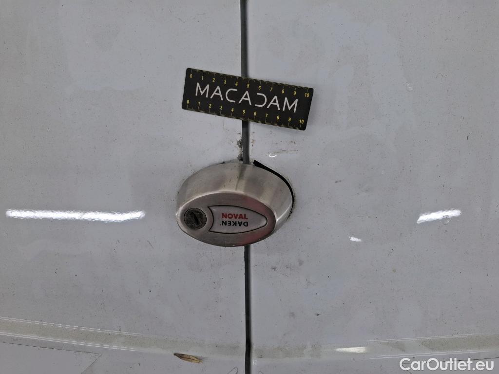  Renault  Trafic RENAULT  / 2019 / 4P / Fourgon tole NV FG GCF L1H1 1000 dCi 120 S&S #44