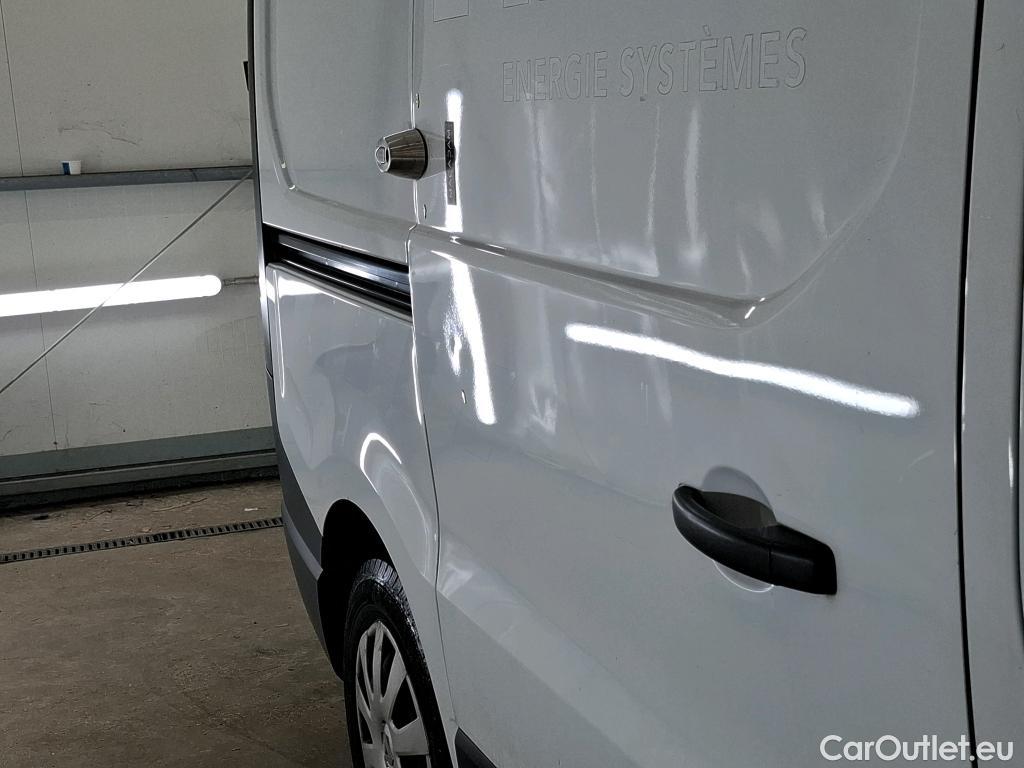  Renault  Trafic RENAULT  / 2019 / 4P / Fourgon tole NV FG GCF L1H1 1000 dCi 120 S&S #39